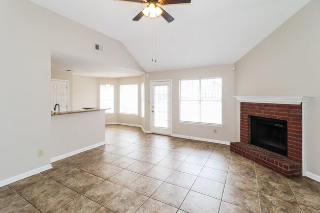 Photo - 1015 Jessica Lauren Dr