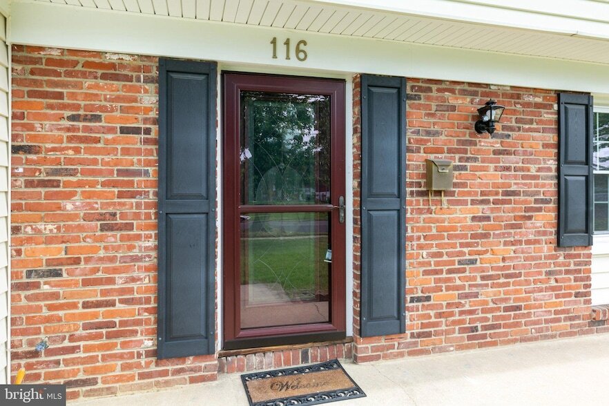 Photo - 116 Eaton Pl