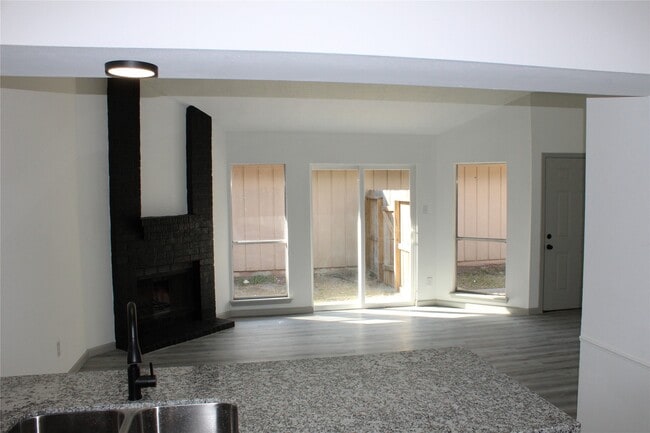 Photo - 9211 Golden Meadow Dr