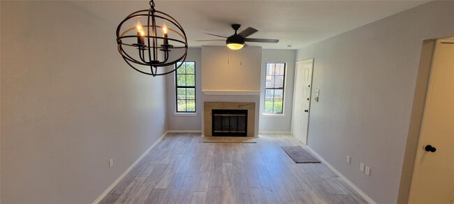 Photo - 1722 Crestpoint Dr