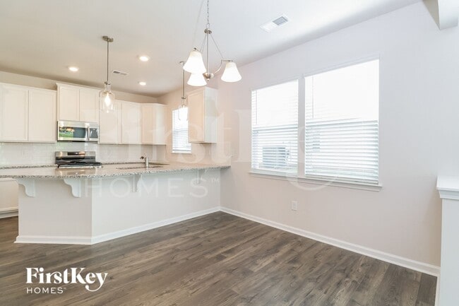 Photo - 627 Goldburn Wy