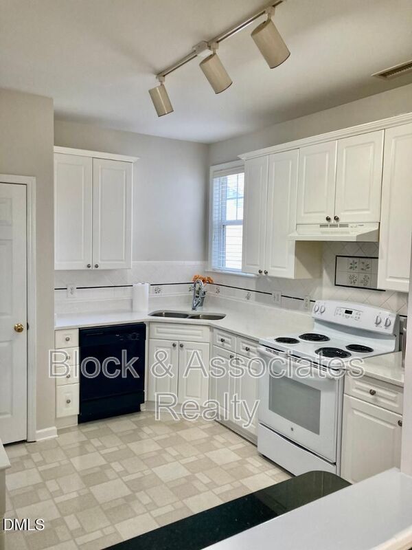 Photo - 11034 Louson Pl