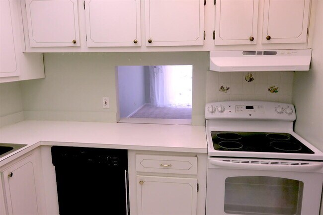 Photo - 470 Executive Center Dr Unit 2k