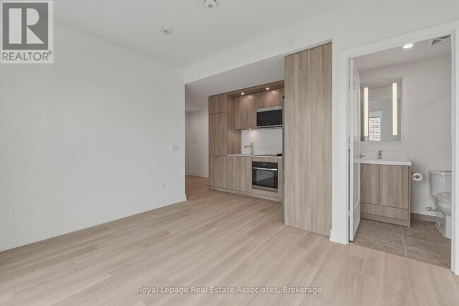 Photo - 25 Cordova Ave Unité 901