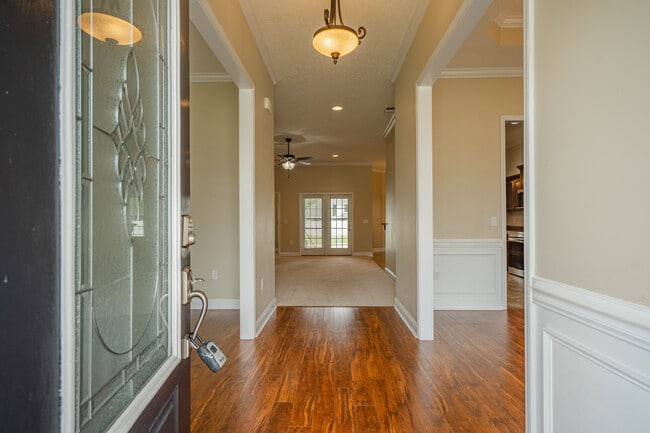 Photo - 729 English Oak Dr