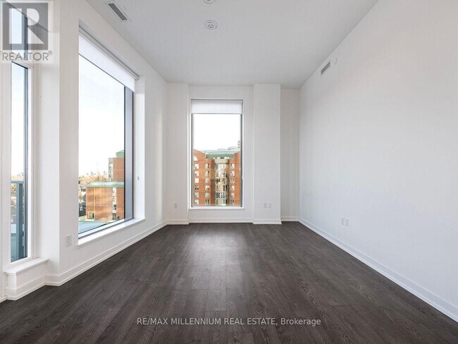 Photo - 8 Olympic Gdn Dr Unité 906