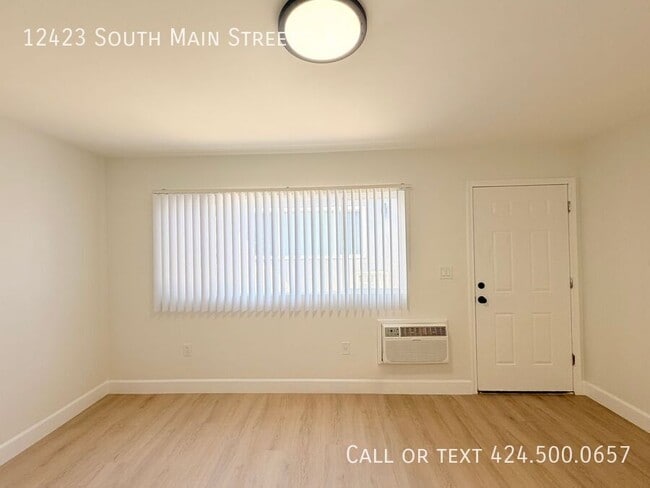Photo - 12423 Main St Unidad 4