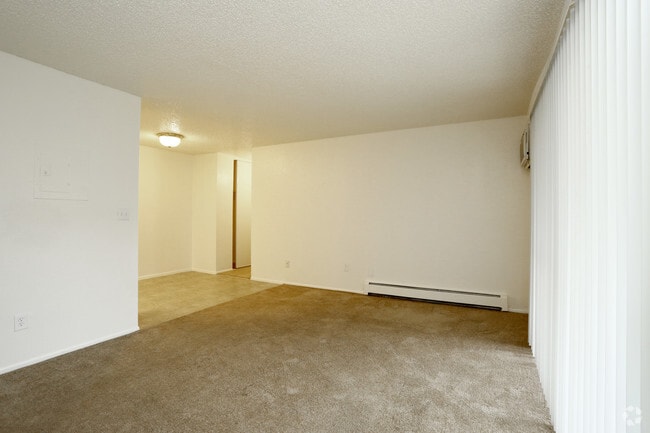 2BR, 1BA - 800 SF