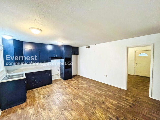 Photo - 1460 Woody Dr