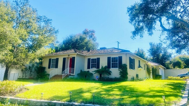 Photo - Valmonte Beauty 2 Bedroom Beautiful Home on Corner Lot with Huge yard