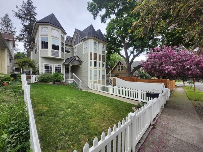 Photo - 1619 W 13th Ave