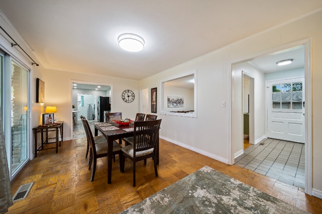 4016 E 51st Pl
