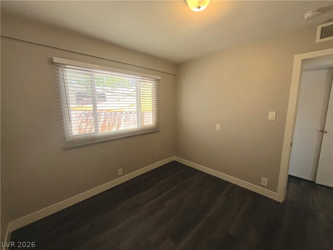 Photo - 221 S 10th St