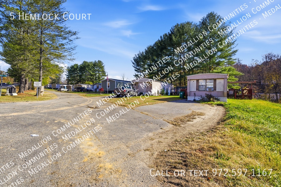 Photo - 5 Hemlock Ct