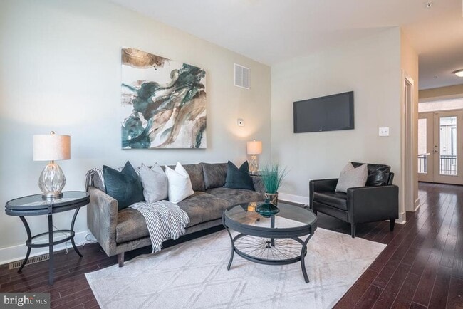 Building Photo - 2012 W Girard Ave Unit 6A Rental