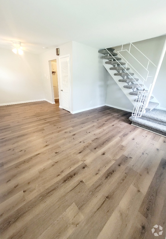 Building Photo - 7456 Hampton Blvd Rental