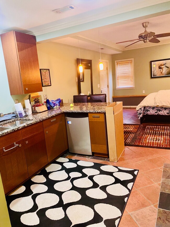 Photo - 712 Woodward Ave SE Unit Studio