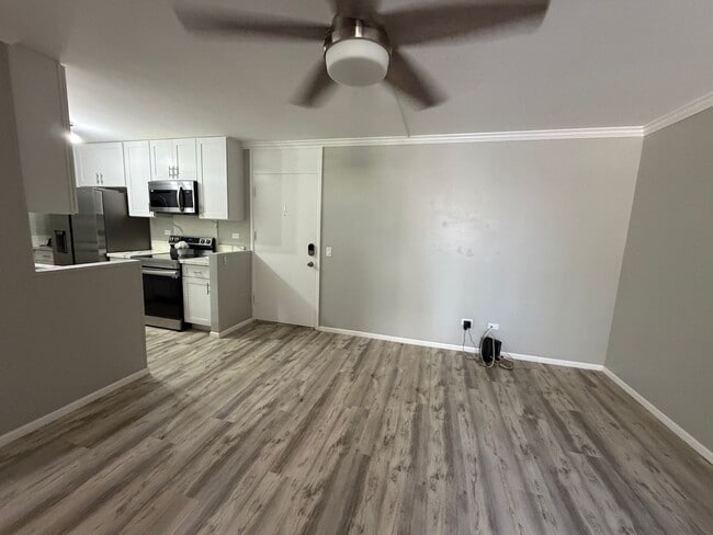 Building Photo - Newly Renovated 2-Bedroom in Kalihi | Lanai + Parking Unit 106B
