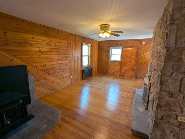 Photo - 615 E Miller Rd