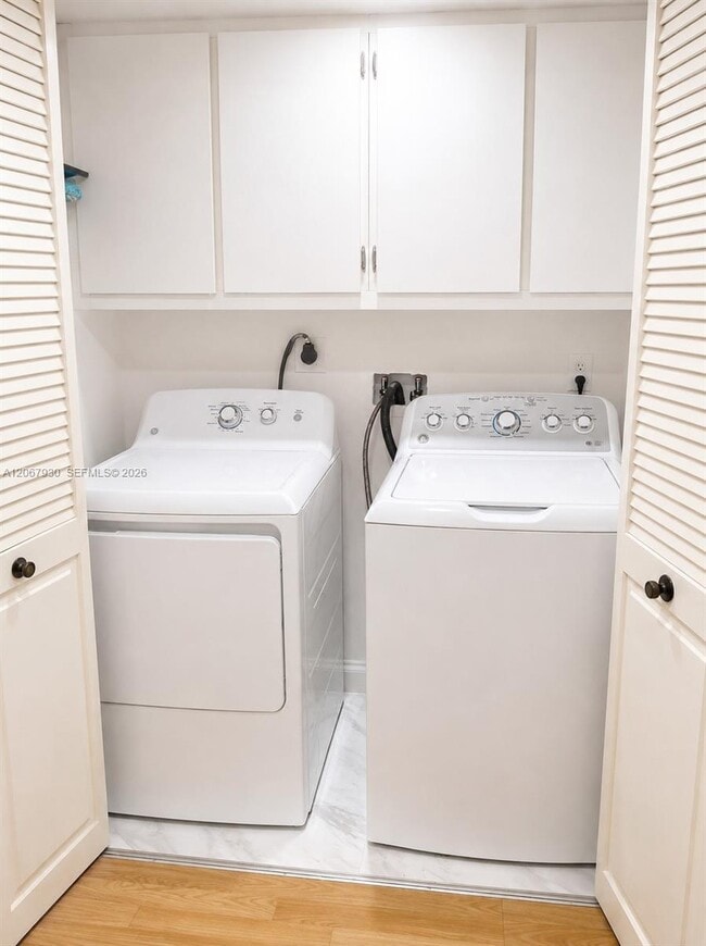 Building Photo - 9735 NW 52nd St Unit 305