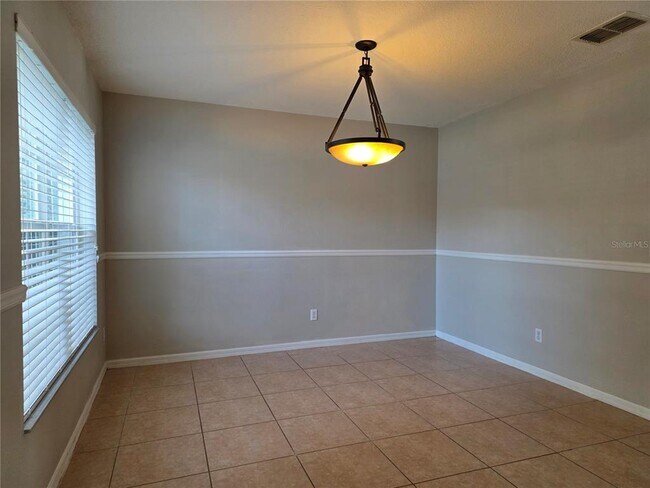 Photo - 1645 Algonkin Loop