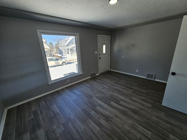 Photo - 4445 E 154th St