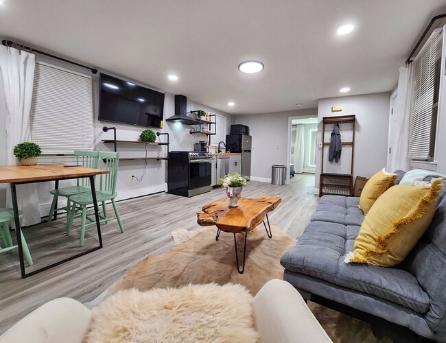 Photo - 46 Flint St Unit F