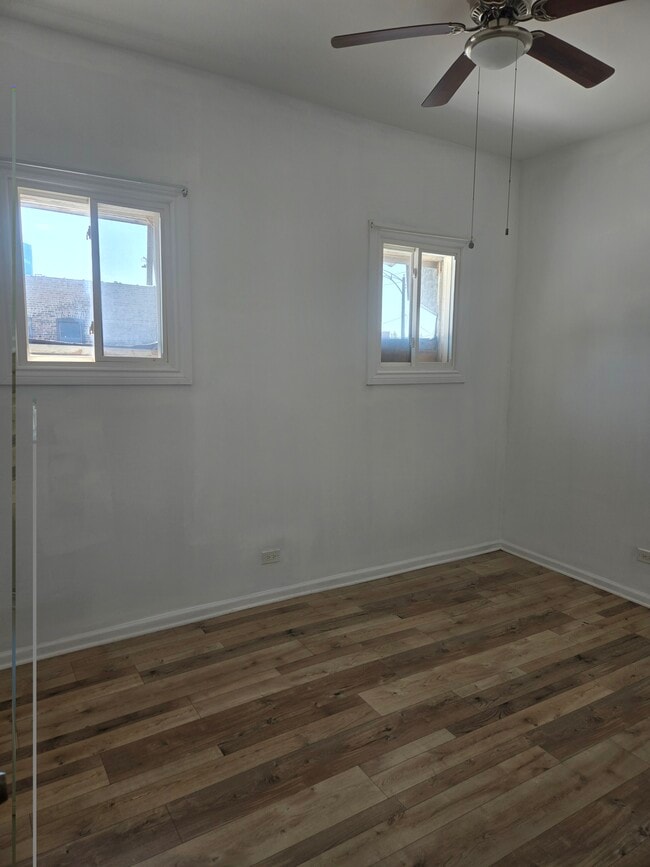 Photo - 7055 N Clark St Unidad 2