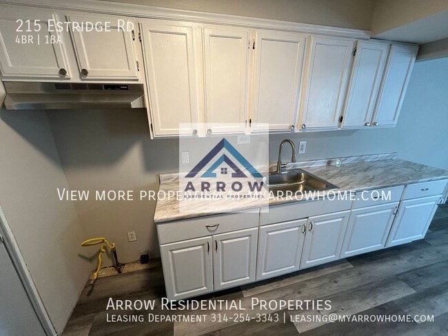 Photo - 215 Estridge Rd