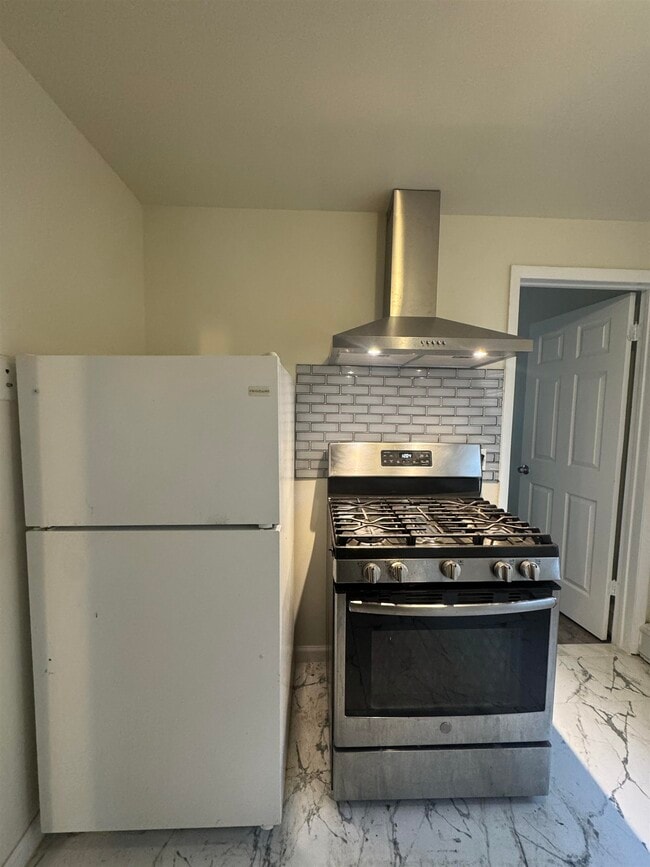 Photo - 386 Kennedy Dr Unit 2