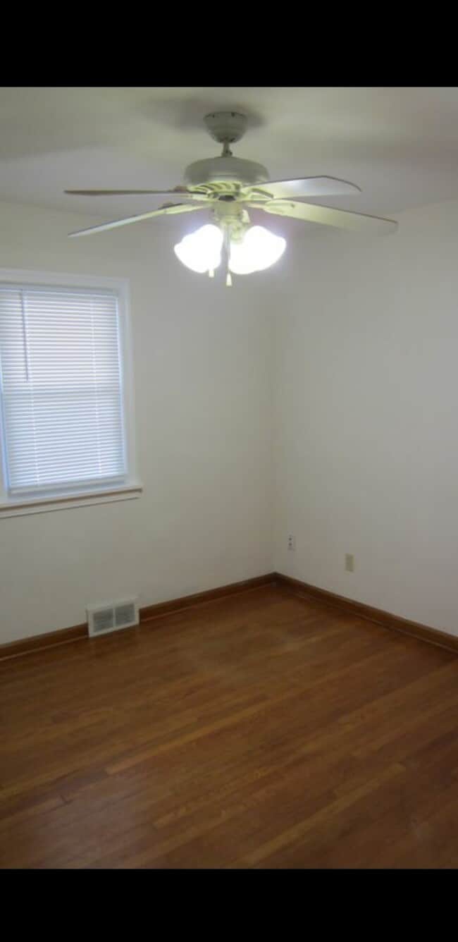 Photo - 2824 Wise Ave NW