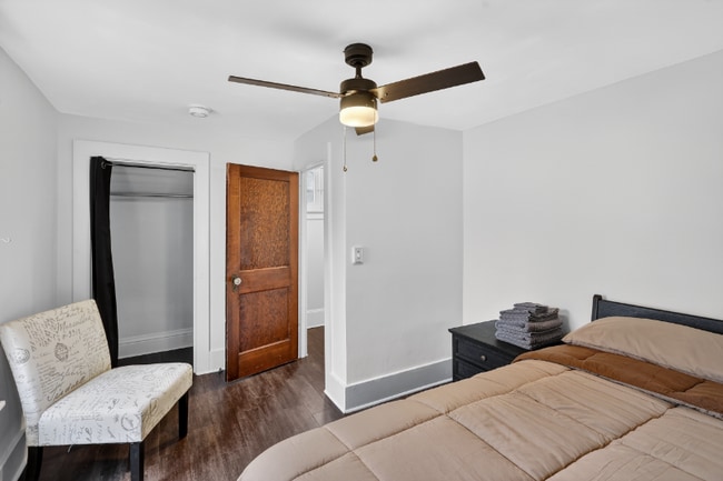 Photo - 430 N Linden St