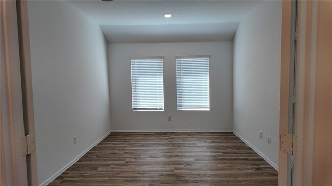 Building Photo - 7518 Angels Lndg Ln