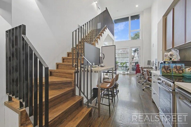 Photo - North 7th Street