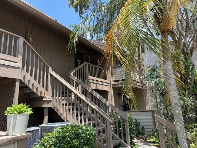 Building Photo - 1647 Brookhouse Ct