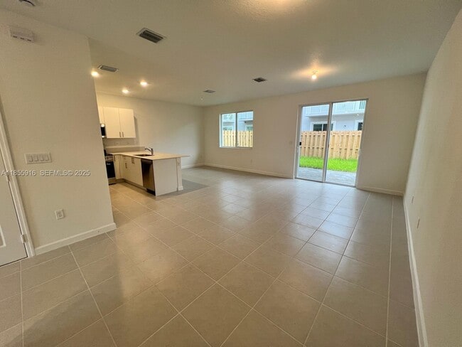 Photo - 645 SE 14th Ct