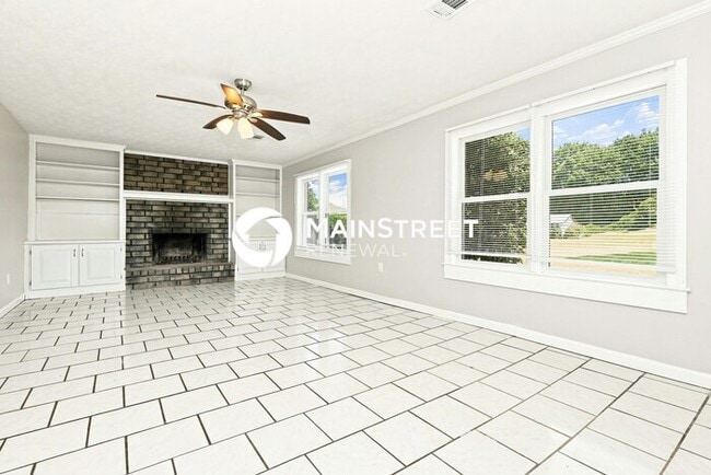 Photo - 3 Bedroom Pet-Friendly Home in Snellville, GA with Main Street Renewal