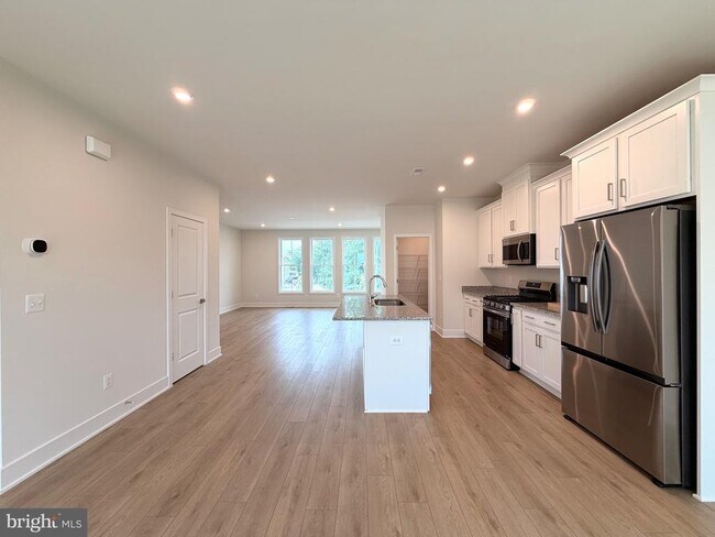 Photo - 135 Heyford Dr