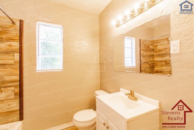 Photo - 1303 NW Taylor Ave
