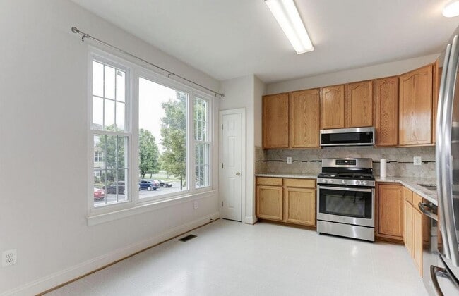 Photo - 43784 Brookline Terrace