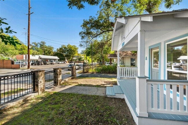 Photo - 1507 Holly St