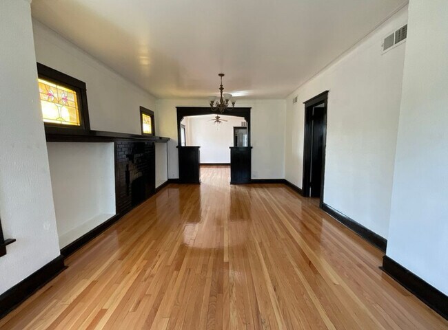 6446 S Artesian Ave Unit 2