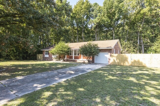 Photo - 1725 Cheltenham Ln