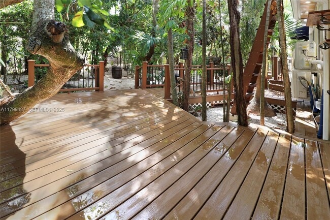 Photo - 550 Quail Ave