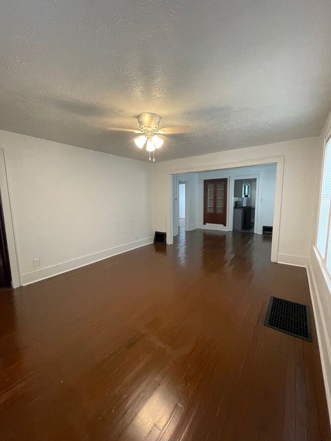 Photo - Three Bedroom Single Family Home Near Loeb Stadium