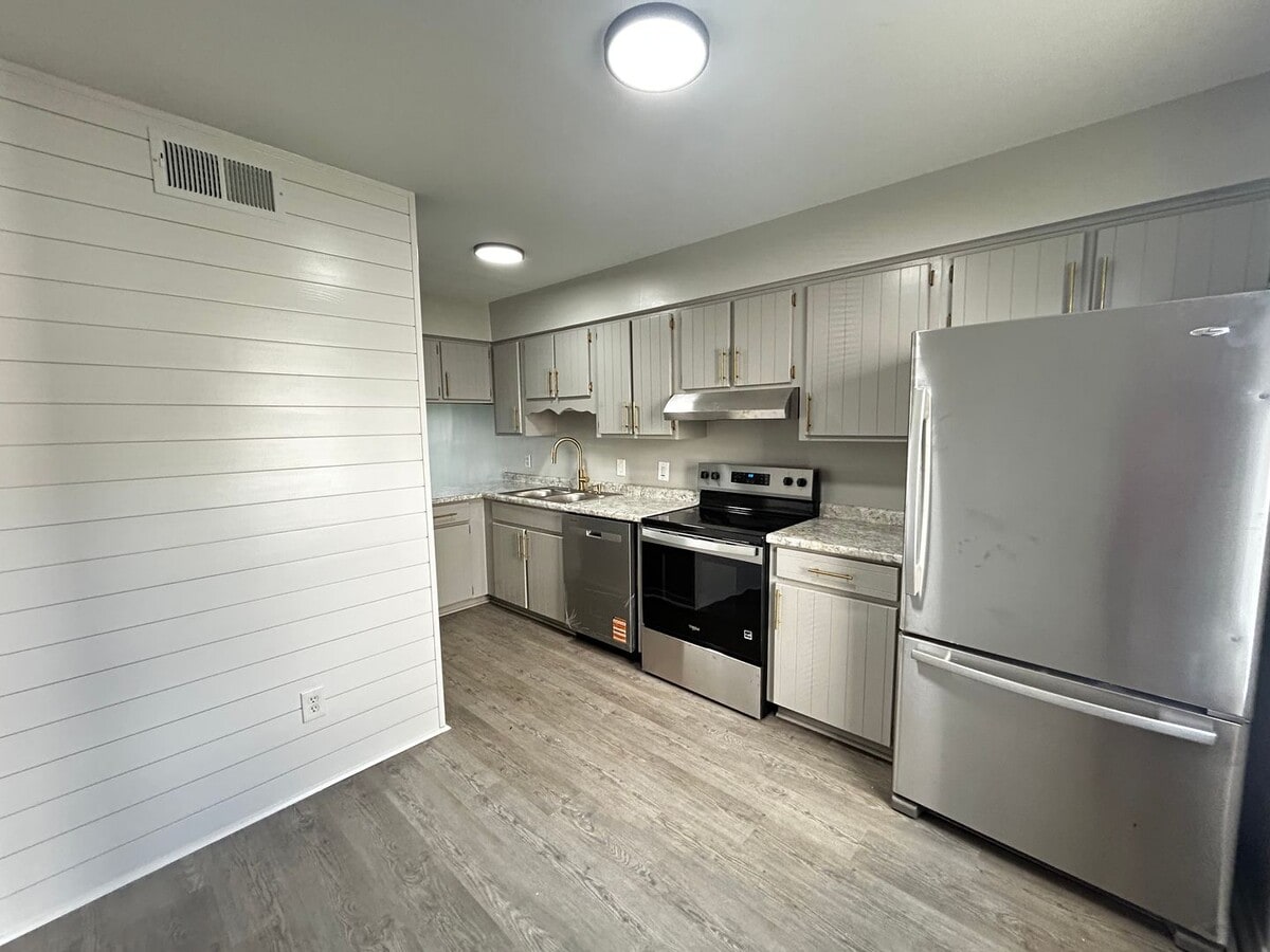Willow Trace - Willow Trace Apartments