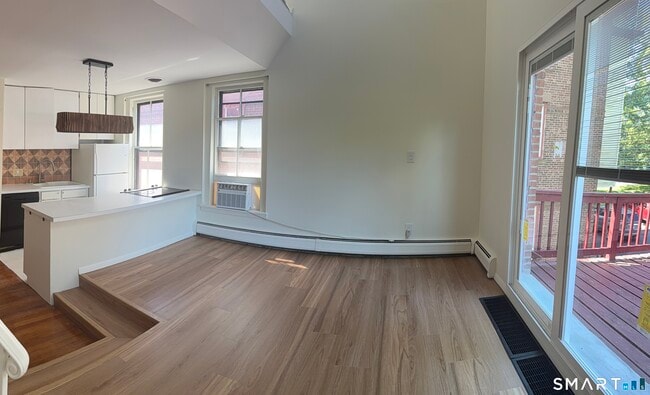 39 Hungerford St Unit 3