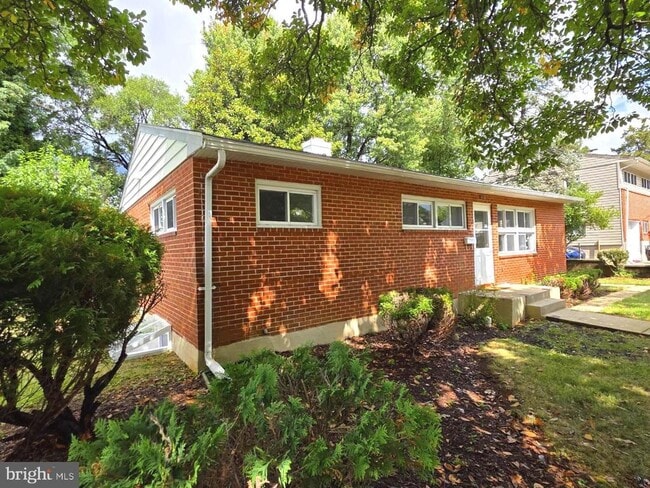 Photo - 1030 Collwood Rd