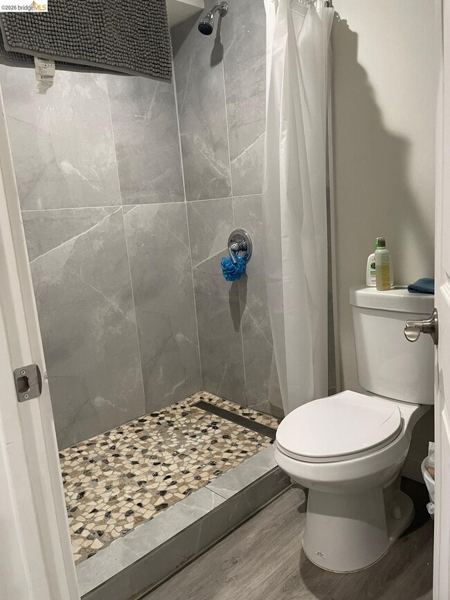 Photo - 2624 Regent St