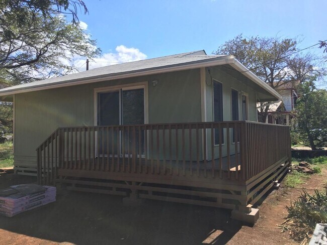 232 Oe St Unit B:  A 1-Bdrm/1-Bath Cottage (Open Parking)